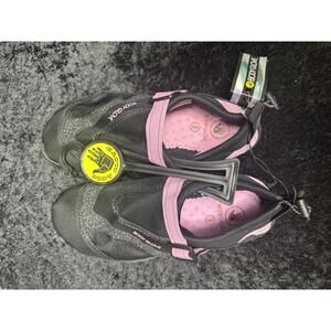 Body Glove Water Shoes Size 9